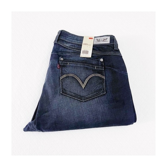 Levi's Women's Flatters and Flaunts Bootcut Denim Jeans SZ16 NWT - Picture 1 of 6
